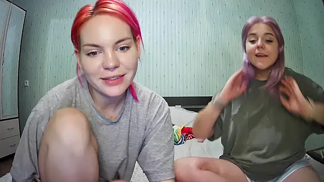 Snapshot of ChrisGirls chatting on 18, 12, 2024 ChrisGirls online show from 18, 12, 2024
