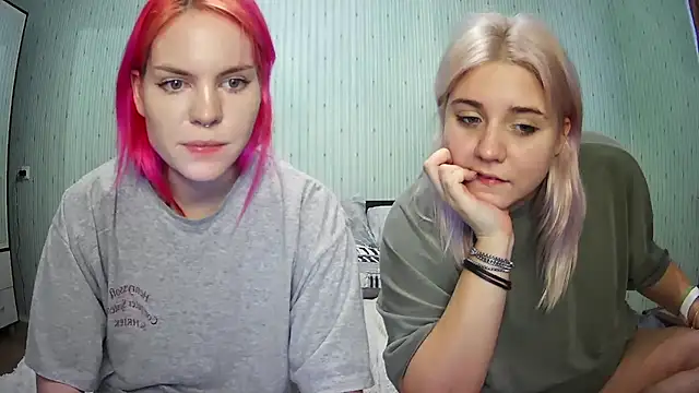 Snapshot of ChrisGirls chatting on 22, 12, 2024 ChrisGirls online show from 22, 12, 2024