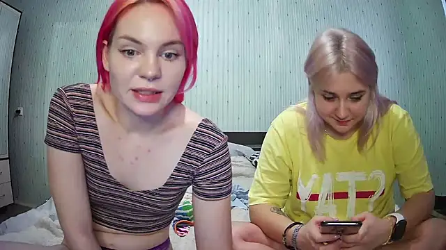 Snapshot of ChrisGirls chatting on 24, 12, 2024 ChrisGirls online show from 24, 12, 2024