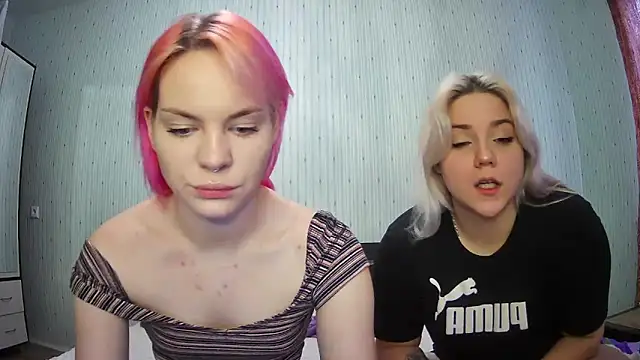 Snapshot of ChrisGirls chatting on 15, 1, 2025 ChrisGirls online show from 15, 1, 2025