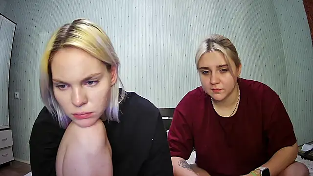 Snapshot of ChrisGirls chatting on 20, 1, 2025 ChrisGirls online show from 20, 1, 2025