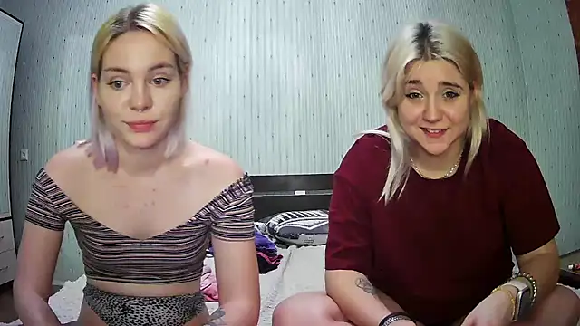 Snapshot of ChrisGirls chatting on 23, 1, 2025 ChrisGirls online show from 23, 1, 2025