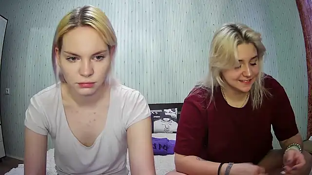 Snapshot of ChrisGirls chatting on 24, 1, 2025 ChrisGirls online show from 24, 1, 2025
