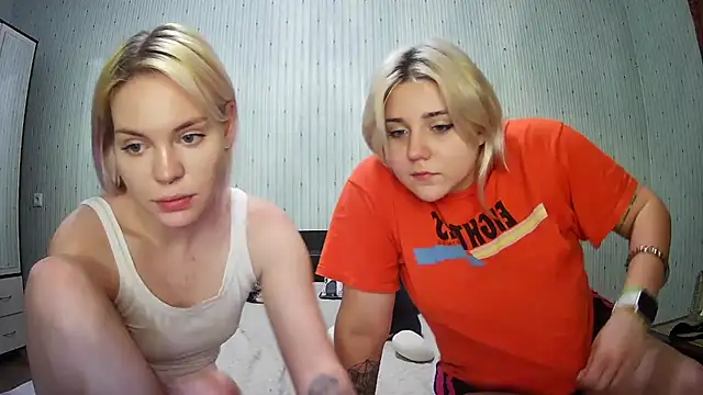 Snapshot of ChrisGirls chatting on 26, 1, 2025 ChrisGirls online show from 26, 1, 2025