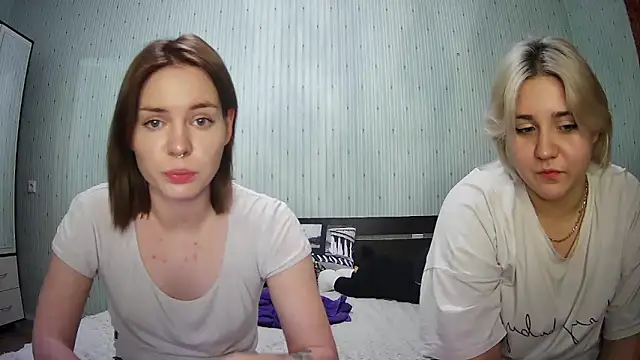 Snapshot of ChrisGirls chatting on 28, 1, 2025 ChrisGirls online show from 28, 1, 2025