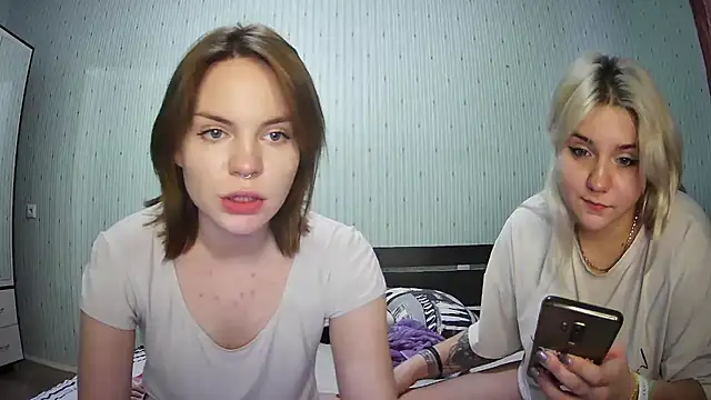Snapshot of ChrisGirls chatting on 2, 2, 2025 ChrisGirls online show from 2, 2, 2025