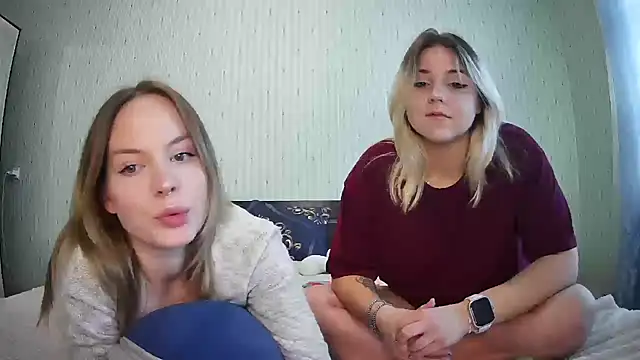 Snapshot of ChrisGirls chatting on 30, 9, 2025 ChrisGirls online show from 30, 9, 2025