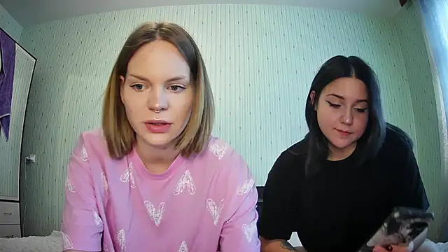 Snapshot of ChrisGirls chatting on 22, 10, 2025 ChrisGirls online show from 22, 10, 2025