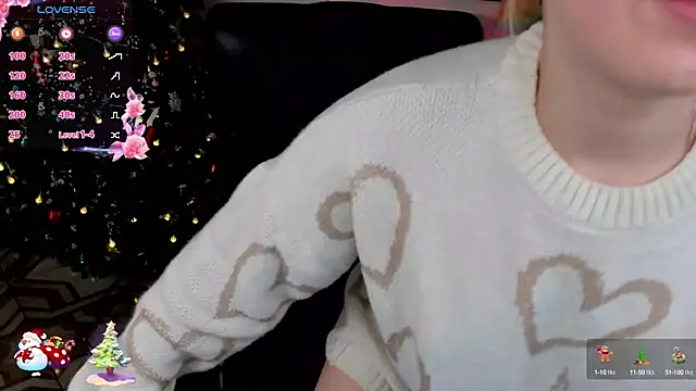 Snapshot of KarambaMoon chatting on 18, 12, 2024 KarambaMoon online show from 18, 12, 2024