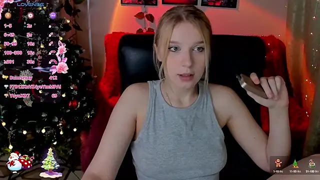 Snapshot of KarambaMoon chatting on 20, 12, 2024 KarambaMoon online show from 20, 12, 2024
