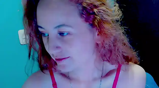Snapshot of zoe_jones3 chatting on 17, 12, 2024 zoe jones3 online show from 17, 12, 2024