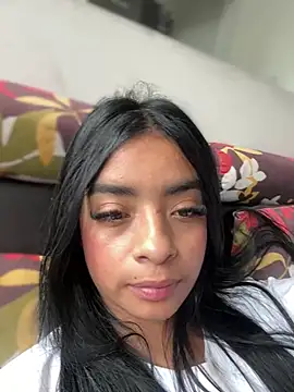 Laura fernandezII online show from 7, 2, 2025