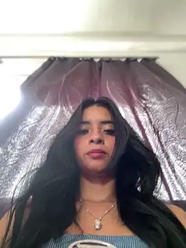 Laura fernandezII online show from 18, 2, 2025