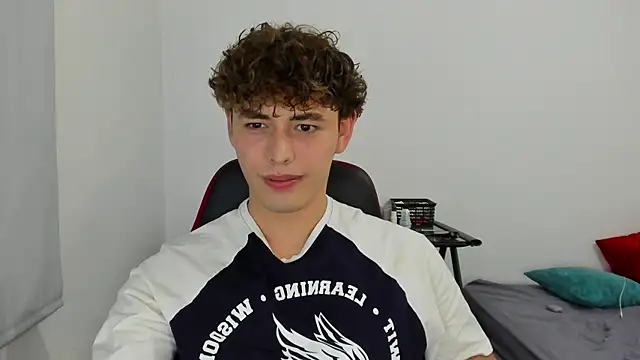 Snapshot of dani_2226 chatting on 3, 12, 2024 dani 2226 online show from 3, 12, 2024