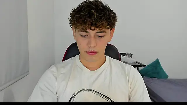 Snapshot of dani_2226 chatting on 4, 12, 2024 dani 2226 online show from 4, 12, 2024