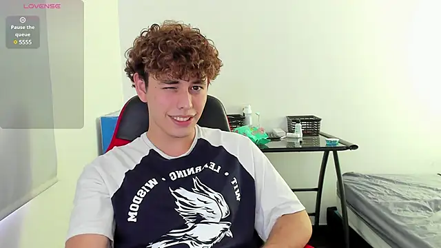 Snapshot of dani_2226 chatting on 14, 12, 2024 dani 2226 online show from 14, 12, 2024