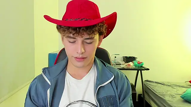 Snapshot of dani_2226 chatting on 20, 12, 2024 dani 2226 online show from 20, 12, 2024