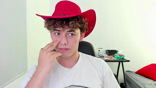 Snapshot of dani_2226 chatting on 20, 12, 2024 dani 2226 online show from 20, 12, 2024