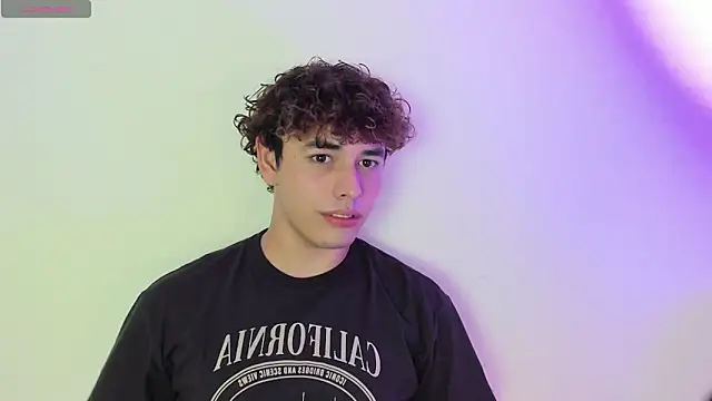 Snapshot of dani_2226 chatting on 28, 12, 2024 dani 2226 online show from 28, 12, 2024