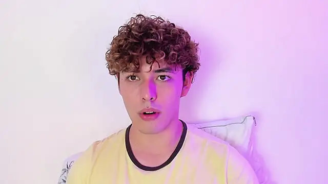 Snapshot of dani_2226 chatting on 31, 12, 2024 dani 2226 online show from 31, 12, 2024