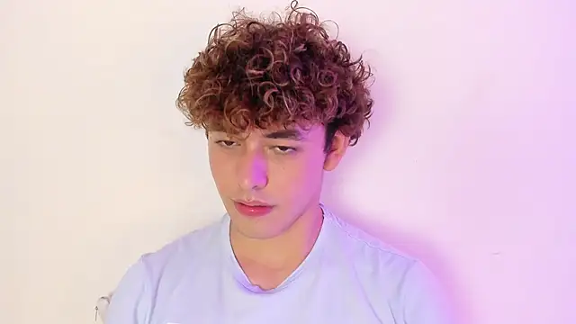 Snapshot of dani_2226 chatting on 2, 1, 2025 dani 2226 online show from 2, 1, 2025