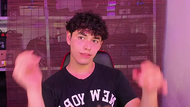 Snapshot of dani_2226 chatting on 25, 2, 2025 dani 2226 online show from 25, 2, 2025