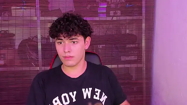 Snapshot of dani_2226 chatting on 25, 2, 2025 dani 2226 online show from 25, 2, 2025