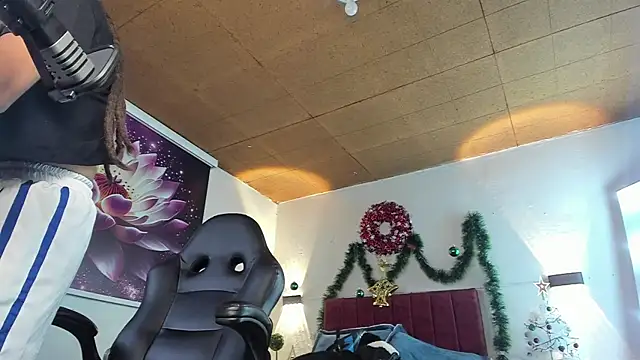 Snapshot of _sharlotte777 chatting on 3, 1, 2025 sharlotte777 online show from 3, 1, 2025