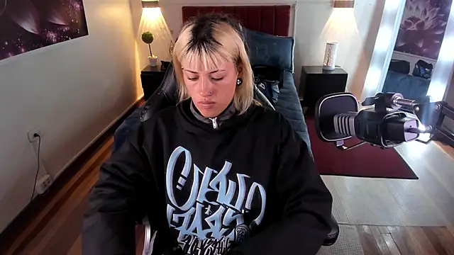 Snapshot of _sharlotte777 chatting on 18, 1, 2025 sharlotte777 online show from 18, 1, 2025