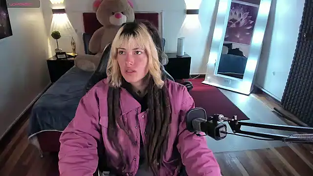 Snapshot of _sharlotte777 chatting on 3, 2, 2025 sharlotte777 online show from 3, 2, 2025