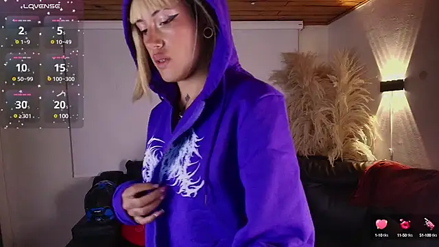 Snapshot of _sharlotte777 chatting on 11, 2, 2025 sharlotte777 online show from 11, 2, 2025