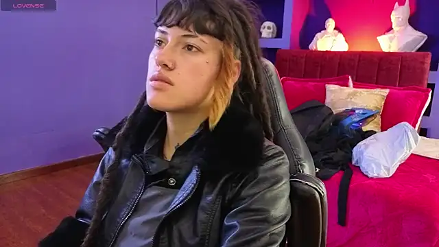 Snapshot of _sharlotte777 chatting on 10, 10, 2025 sharlotte777 online show from 10, 10, 2025