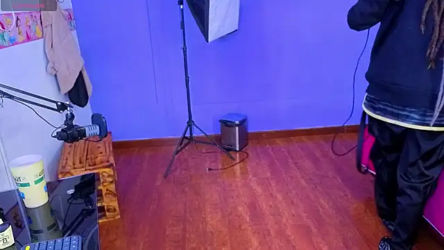 Snapshot of _sharlotte777 chatting on 14, 10, 2025 sharlotte777 online show from 14, 10, 2025