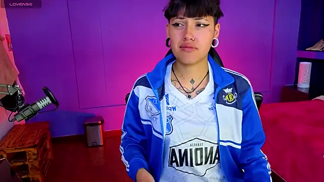 Snapshot of _sharlotte777 chatting on 15, 10, 2025 sharlotte777 online show from 15, 10, 2025