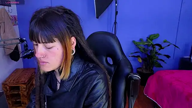 Snapshot of _sharlotte777 chatting on 16, 10, 2025 sharlotte777 online show from 16, 10, 2025