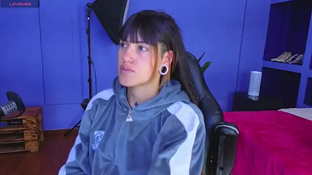 Snapshot of _sharlotte777 chatting on 17, 10, 2025 sharlotte777 online show from 17, 10, 2025