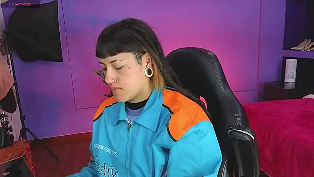 Snapshot of _sharlotte777 chatting on 20, 10, 2025 sharlotte777 online show from 20, 10, 2025