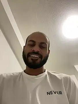 Snapshot of islandvybee55 chatting on 12, 1, 2025 islandvybee55 online show from 12, 1, 2025