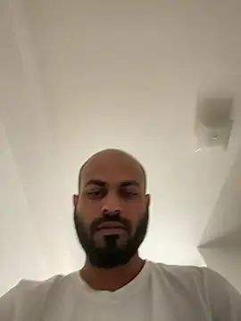 Snapshot of islandvybee55 chatting on 9, 3, 2025 islandvybee55 online show from 9, 3, 2025