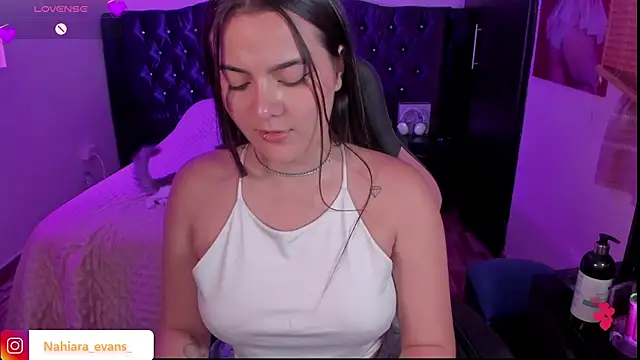Snapshot of NahiaraEvans_ chatting on 3, 2, 2025 NahiaraEvans online show from 3, 2, 2025