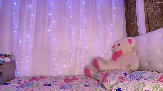 Snapshot of ivonjoness chatting on 12, 5, 2026 ivonjoness online show from 12, 5, 2026