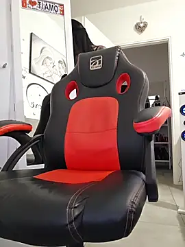 cicciolina online show from 2, 12, 2025