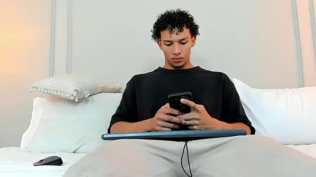 Snapshot of Dominick_star chatting on 17, 12, 2024 Dominick star online show from 17, 12, 2024