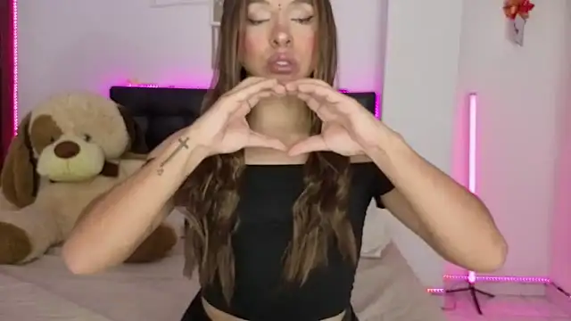 Sofieevans  online show from 13, 4, 2026