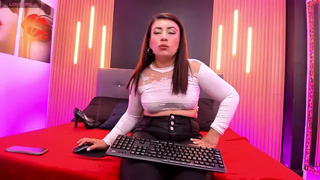 Snapshot of VickyJohnson1 chatting on 11, 7, 2026 VickyJohnson1 online show from 11, 7, 2026