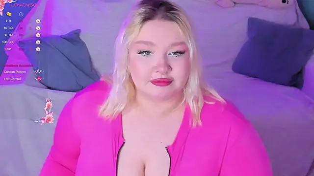 Snapshot of LilyBelll chatting on 23, 2, 2025 LilyBelll online show from 23, 2, 2025