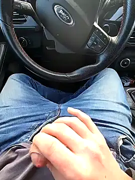 Titanhoott online show from 11, 1, 2025