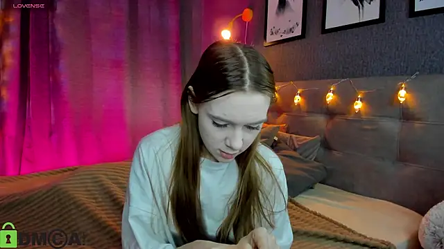 Lesi Moonie01 online show from 18, 12, 2025