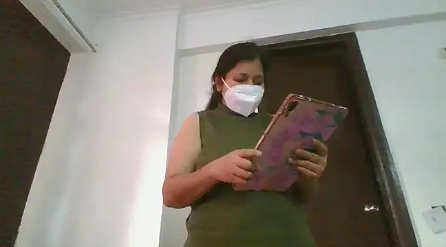 Snapshot of cutiecatty21 chatting on 4, 12, 2024 cutiecatty21 online show from 4, 12, 2024