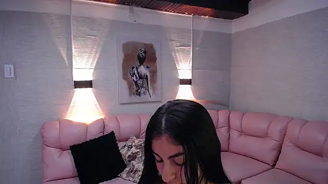 Snapshot of Alaya_cute chatting on 8, 10, 2025 Alaya cute online show from 8, 10, 2025